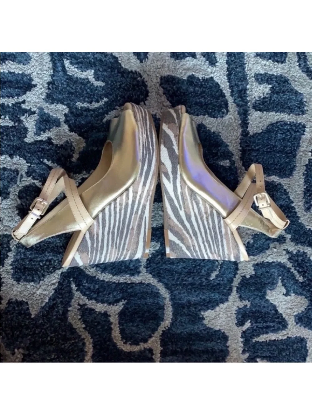 Antonia Melani Leather Wedge platform heeled Sandals/Shoes Sz 7 Gold Animal